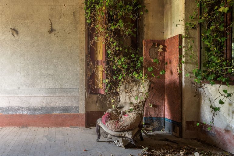 lost place italy: abandoned villa Corinna