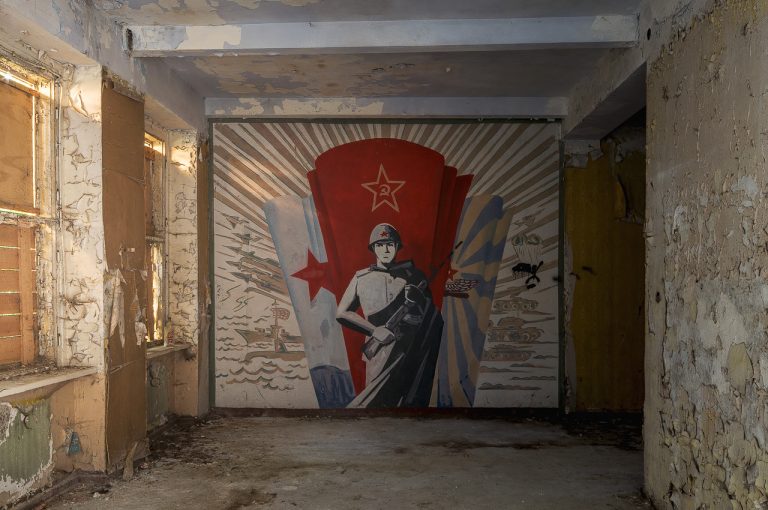 urbex Germany: soviet painting in an abandoned military CCCP pilot school