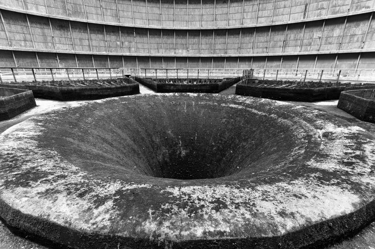 urbex belgium: abandoned cooling tower power plant IM