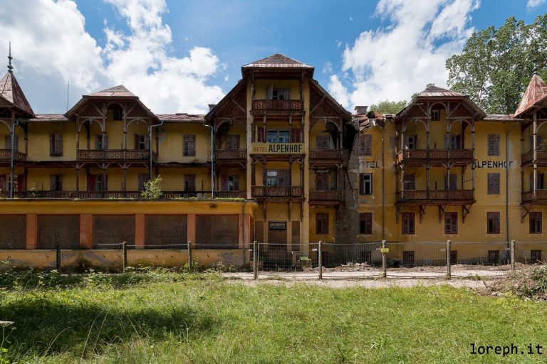 Urbex: abandoned hotel in Austria