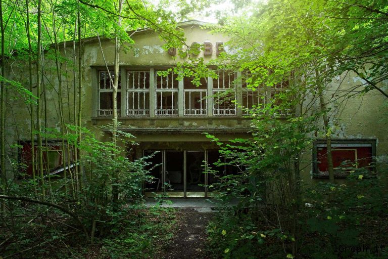 victoria barraks urbex. Cinema in an abandoned army training ground in the woods