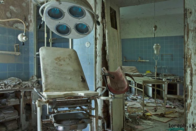 urbex: abandoned house of a german doctor