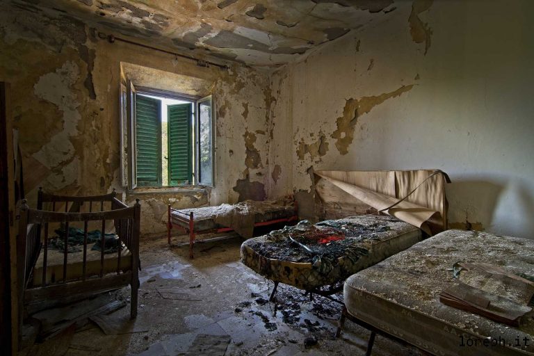 Albergo Terme. Urbex italy: abandoned thermal hotel and spa in Tuscany