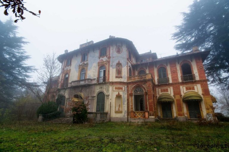 urbex italy: abandoned Villa Minetta dwelling of conte Edilio Raggio