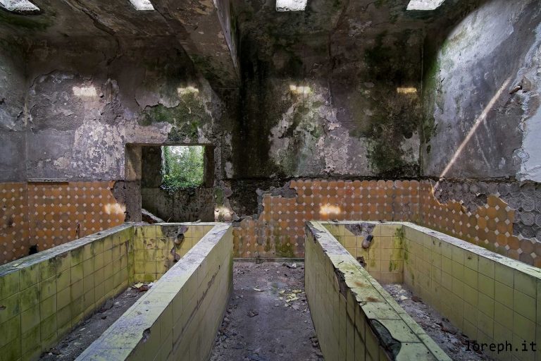 Urbex in the abandoned thermal bathhouse no. 5 in tskaltubo, georgia