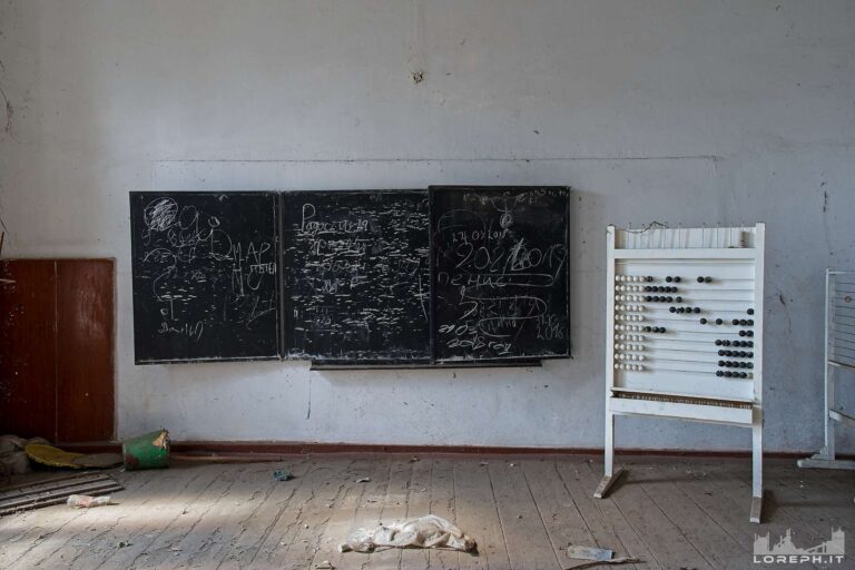 Bulgarian abandoned schools urbex